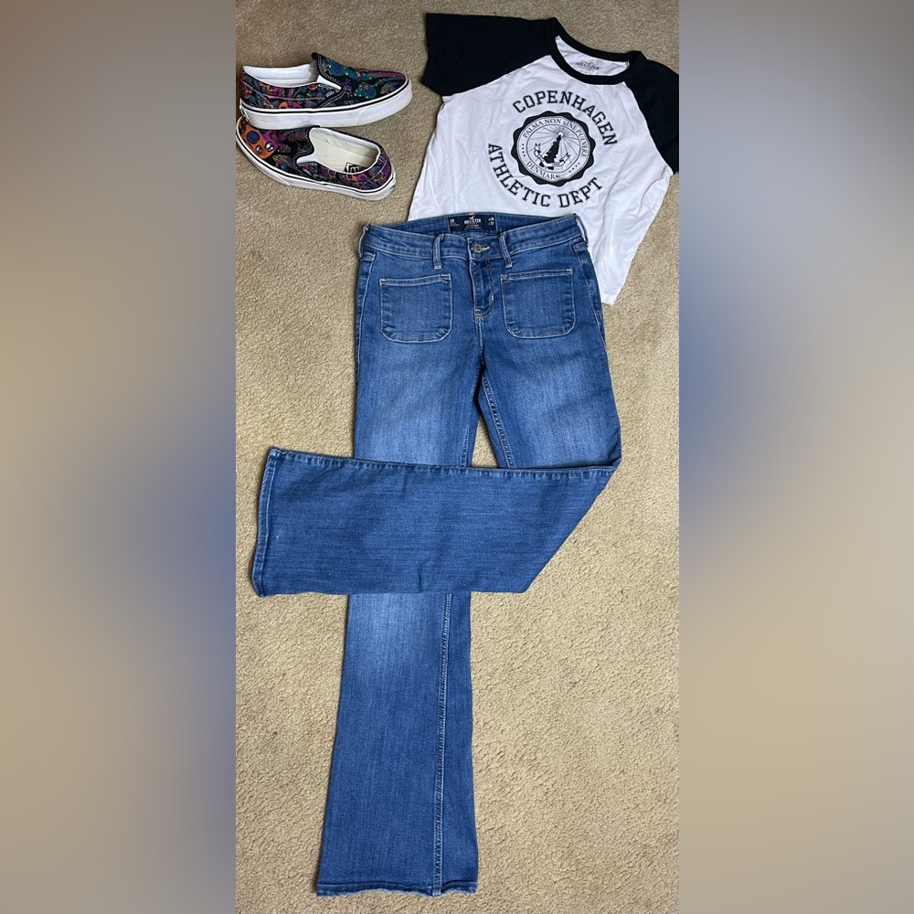 Low Rise Bootcut Hollister Jeans - Size 3R